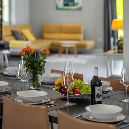 4 Bedroomamazing In בית נופש *