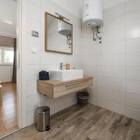 4 Bedroomamazing In Holiday home *
