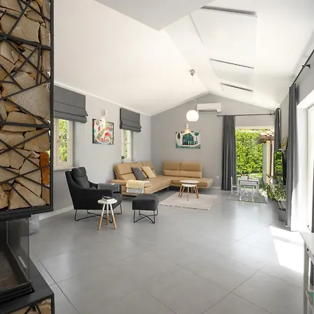 Holiday home 4 Bedroomamazing In